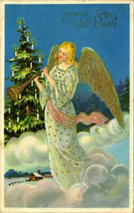 Postal, felicitación navideña: ángel con trompeta sobre nubes. Principios del siglo XX. de French School