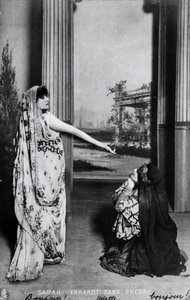 Postal que representa a Sarah Bernhardt (1844-1923) en Phedre por Jean Racine (1639-99) finales del siglo XIX de French School