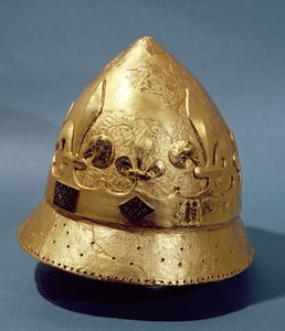 Reconstrucción del casco dorado de Carlos VI (1368-1422) encontrado en las excavaciones del Louvre de 1986