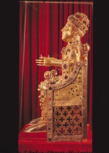Estatua relicario de Santa Foy, c.980 (oro, plata, madera, piedras preciosas y semipreciosas)