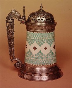 Jarra Rudolfi con cuerpo de marfil incrustado con turquesas, montada en plata y engastada con rubíes, París, c.1855 de French School