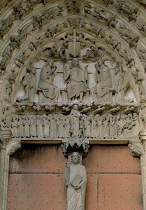 Tímpano del Portal Sur que representa a Cristo Entronizado con una figura de Beau Christ en el parteluz inferior, siglo XII de French School