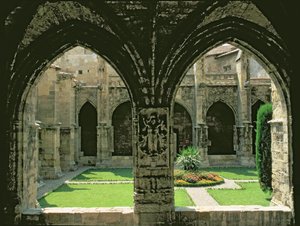 El jardín del claustro, visto desde una de las galerías, 1272-1340 de French School