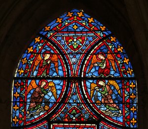 La ventana de la Muerte y Glorificación de la Virgen María - sección superior de French School