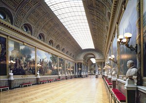 La Galerie des Batailles decorada con 33 pinturas que ilustran las mayores victorias militares francesas, completada en 1837 de French School