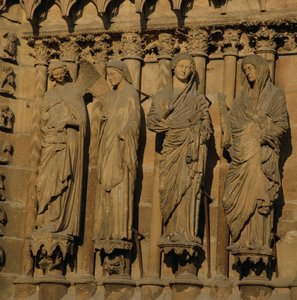 La Visitación, cuatro figuras de jambas de la fachada oeste de la Catedral, c.1230-40 de French School