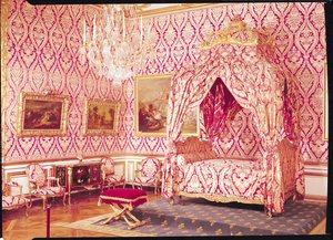 El dormitorio del delfín con la cama de Madame de Seran, estilo Luis XV, 1729-74 de French School