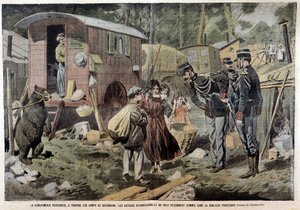 La gendarmería busca, a través de los campamentos gitanos, a los autores de recientes ataques y robos cometidos en el suburbio parisino - en 