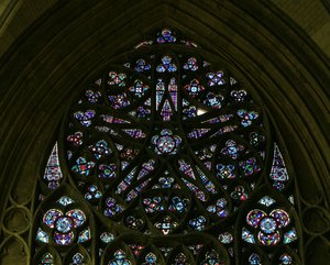 La ventana rosa norte con relleno geométrico de rombos (ventana rosa - interna) de French School