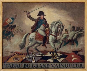 Al tabaco del gran ganador. (retrato ecuestre de Napoleón Bonaparte (1769-1821), liderando sus tropas a la batalla. En el reverso del lienzo un cuarteto: “El éxito de sus negocios,/Sus victorias en cien combates,/No tienen otros secretos/Una toma de de French School