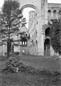 Vista del interior de la iglesia, c.1052-67 de French School