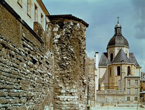 Muro de Philippe Auguste (1165-1223) rue des Jardins Saint-Paul de French School