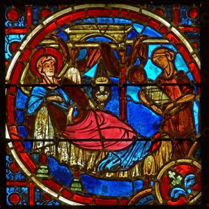 Ventana que representa la Natividad de French School