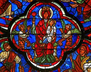 Ventana que representa a la Virgen sosteniendo a Cristo en su rodilla y una rosa en su mano derecha (detalle) de French School
