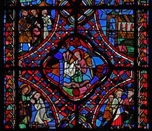Ventana que representa la segunda sección de la ventana de Santiago, w5: en el centro están los clavos de la Pasión; Fileto es convertido; Hermógenes con Santiago; una iglesia; Santiago con 2 hombres