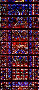 Ventana w105 que representa la iglesia catedral de Amiens de French School