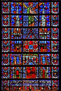 Ventana w107 que representa la iglesia catedral de Therouanne de French School