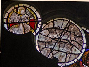 Ventana w114 con el signo zodiacal de Piscis