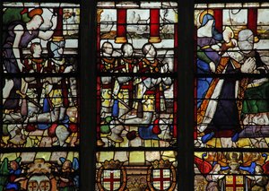 Ventana w13 que representa a Anne de Montmorency con su santa patrona Santa Ana (enseñando a leer a la Virgen) y 5 de sus hijos de French School