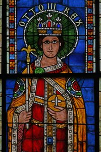 Ventana w13 que representa al emperador Otto III de French School