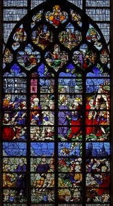 Ventana w1 que representa escenas de la vida de San Pedro de French School