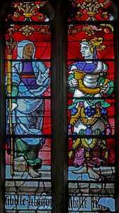 Ventana w323 que representa a las Sibilas Cimeria y Libia de French School