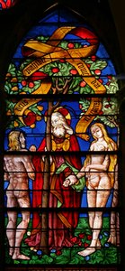 Ventana que representa a Adán y Eva recibiendo la Advertencia de French School