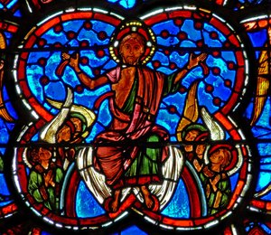 Ventana w4 que representa a Cristo en el Juicio Final de French School