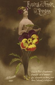 Mujer vestida de pensamientos