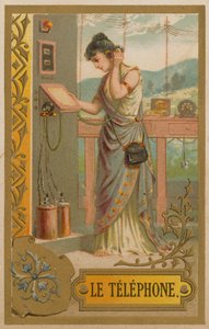 Mujer usando un teléfono muy temprano de French School