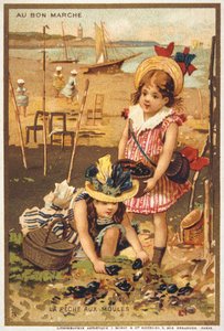 postal de época con niños en la playa de French School