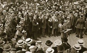La proclamación de guerra del Kaiser siendo leída, Berlín, Alemania, 4 de agosto de 1914 de GPA