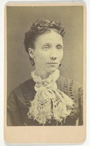 Sin título (Retrato de mujer) de G. C. Gilchrest