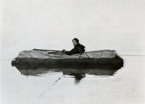 Campbell Flotando en un Kayak, 1911, 1913 de G. Murray Levick