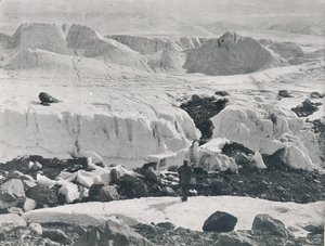 Hielo agrietado en la entrada al glaciar Priestley, c1911, 1913 de G. Murray Levick