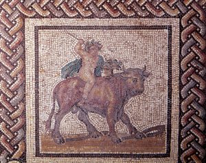 Arte Galo-Romano: pavimento de mosaico que representa un calendario rústico. Alegoría de la primavera montando un toro. Finales del siglo II, principios del siglo III d.C. De Saint-Romain-en-Gal (Rhone). Saint Germain en Laye, Museo Nacional de Arqueología
