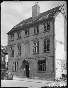 27-28 Greyfriars Lane, Coventry, 1941 de George Bernard Mason