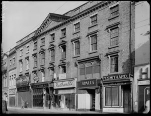 Casa Devonshire, 36 Corn Market, Derby, 1942 de George Bernard Mason