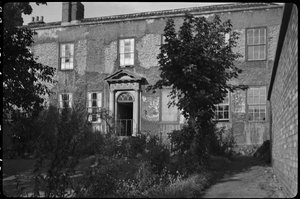 Hotel Clarence, Lead Yard, Darlington, 1942 de George Bernard Wood