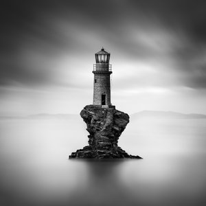 Faro de la Isla Solitaria de George Digalakis