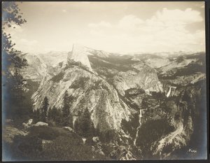 Parte posterior de Half Dome - Cascadas Vernal y Nevada desde cerca de Glacier Point - Yosemite de George Fiske