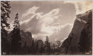 Valle de Yosemite, con nubes de George Fiske