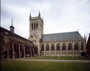 Arte gótico: vista del Saint John College fundado en 1511 por la Condesa de Richmond. La capilla fue construida en 1864 según un proyecto de Sir George Gilbert Scoot. Universidad de Cambridge, Inglaterra de George Gilbert Scott