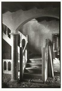 El salón de la casa Inter Quercus en Aerdenhout, en construcción de George Hendrik Breitner
