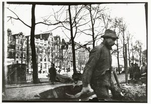 Avance en la Raadhuisstraat en Amsterdam de George Hendrik Breitner