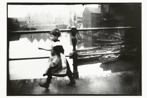 Muchacha en el puente de Prinseneiland en Ámsterdam de George Hendrik Breitner