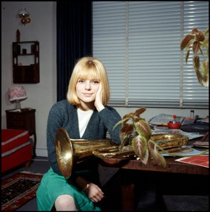 France Gall en casa, París de Bartolome Esteban and studio Murillo