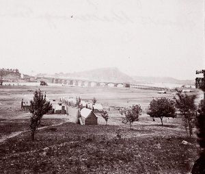 Campamento de constructores de puentes frente a Chattanooga, ca. 1864