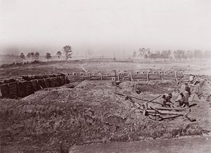 Fortificaciones Rebeldes frente a Atlanta, ca. 1864 de George N. Barnard