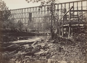 Puente de caballetes en Whiteside de George N. Barnard